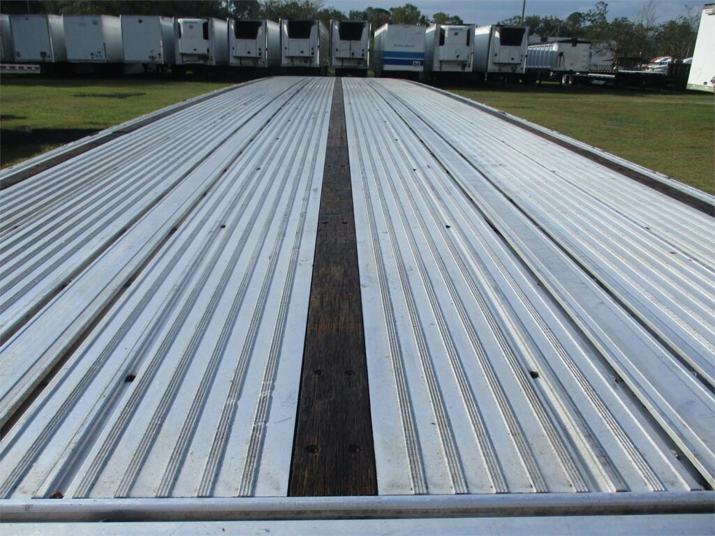 2017 Reitnouer 48X102 ALL ALUMINUM SPREAD AXLE WITH 1 TOOL BOX