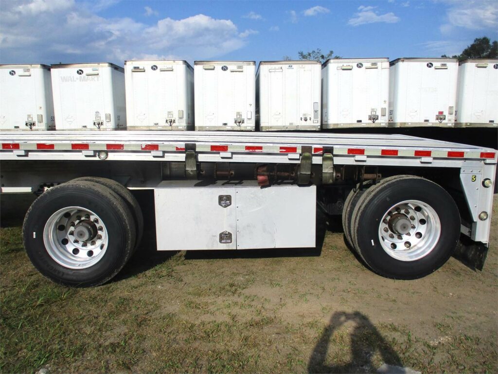2017 Reitnouer 48X102 ALL ALUMINUM SPREAD AXLE WITH 1 TOOL BOX