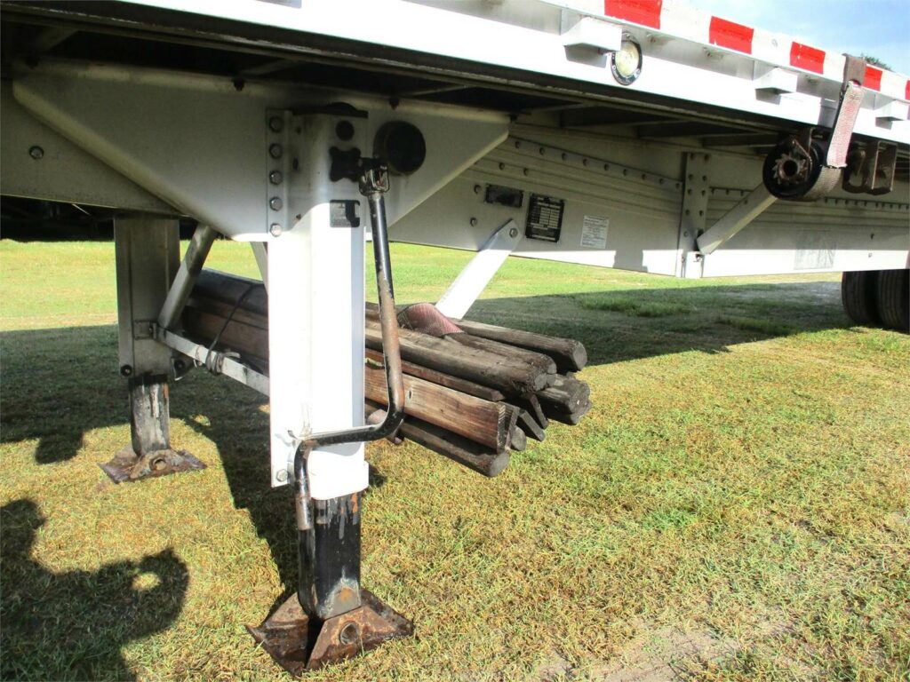 2017 Reitnouer 48X102 ALL ALUMINUM SPREAD AXLE WITH 1 TOOL BOX