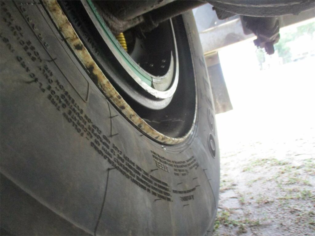 2017 Reitnouer 48X102 ALL ALUMINUM SPREAD AXLE WITH 1 TOOL BOX