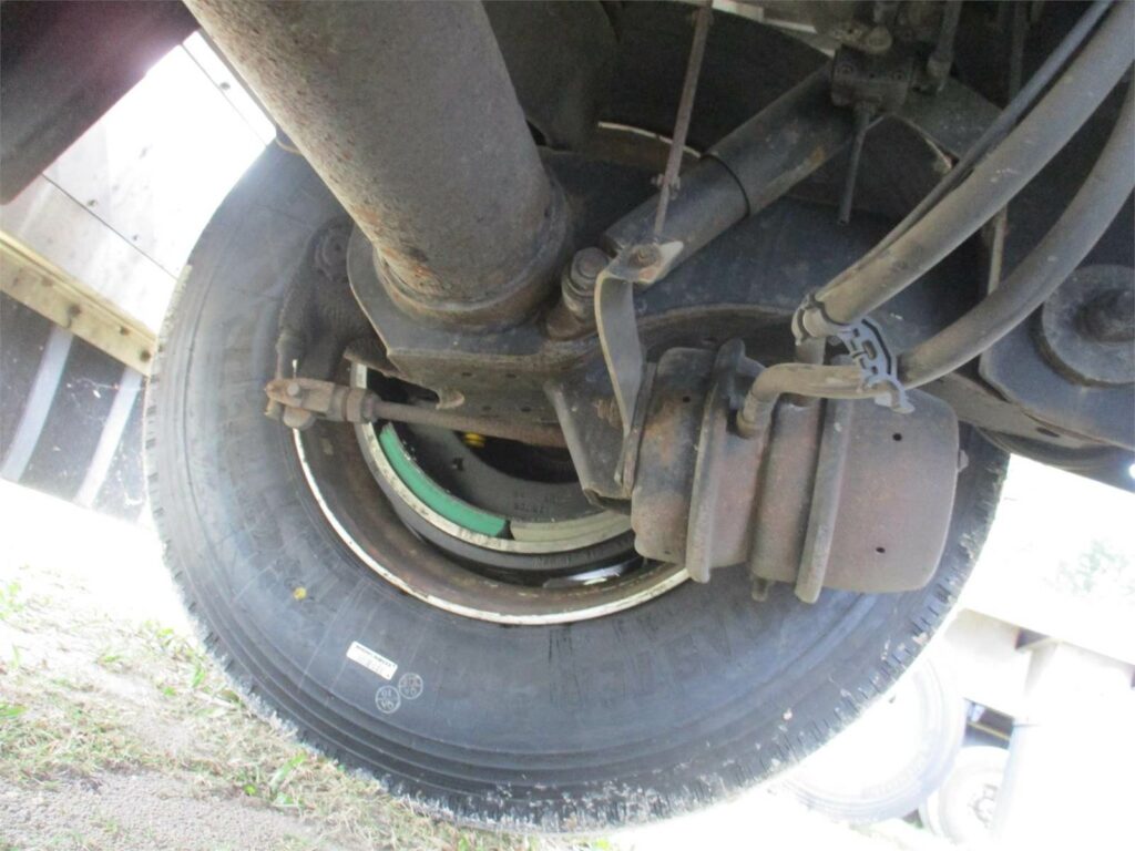 2017 Reitnouer 48X102 ALL ALUMINUM SPREAD AXLE WITH 1 TOOL BOX