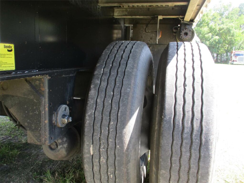 2018 UTILITY 48X102 SPREAD AXLE 2 ALUMINUM TOOL BOXES