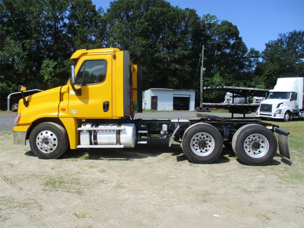 2016 Freightliner Cascadia 125