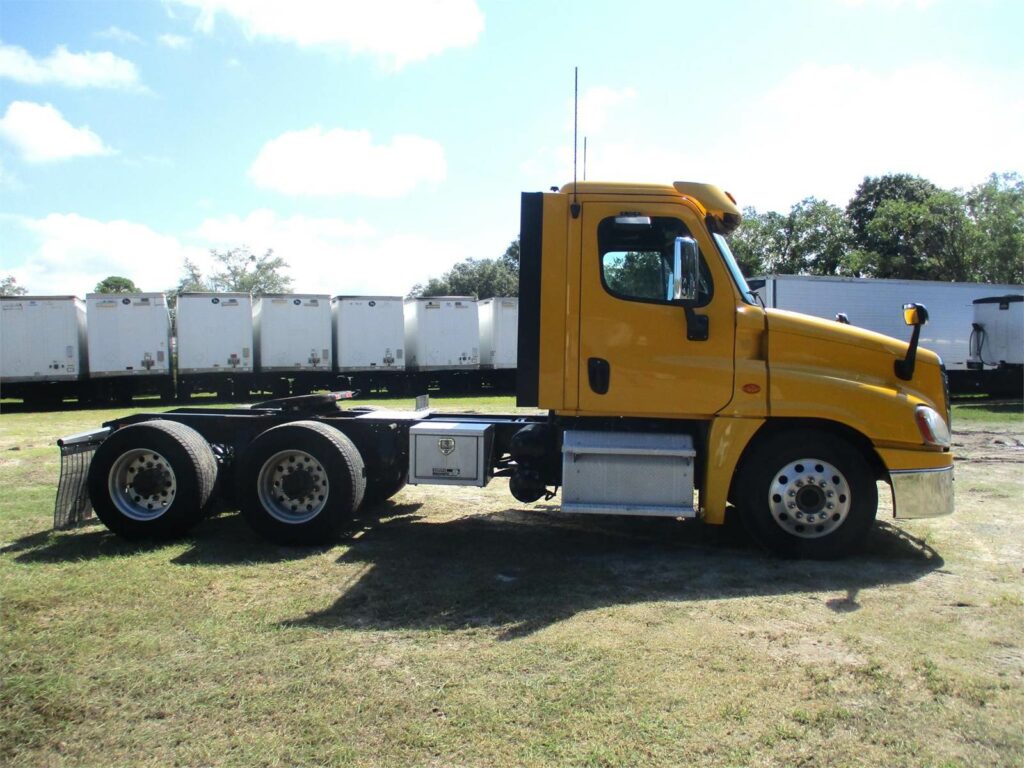 2016 Freightliner Cascadia 125
