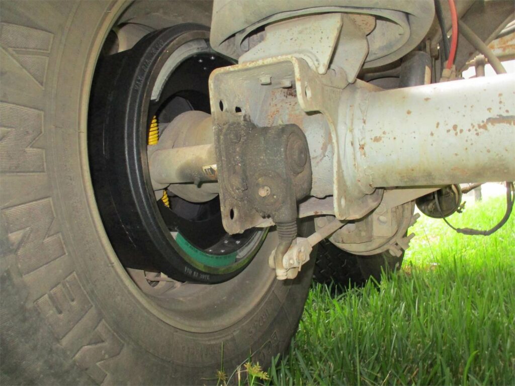 2011 Vantage 1000 CUBIC FT