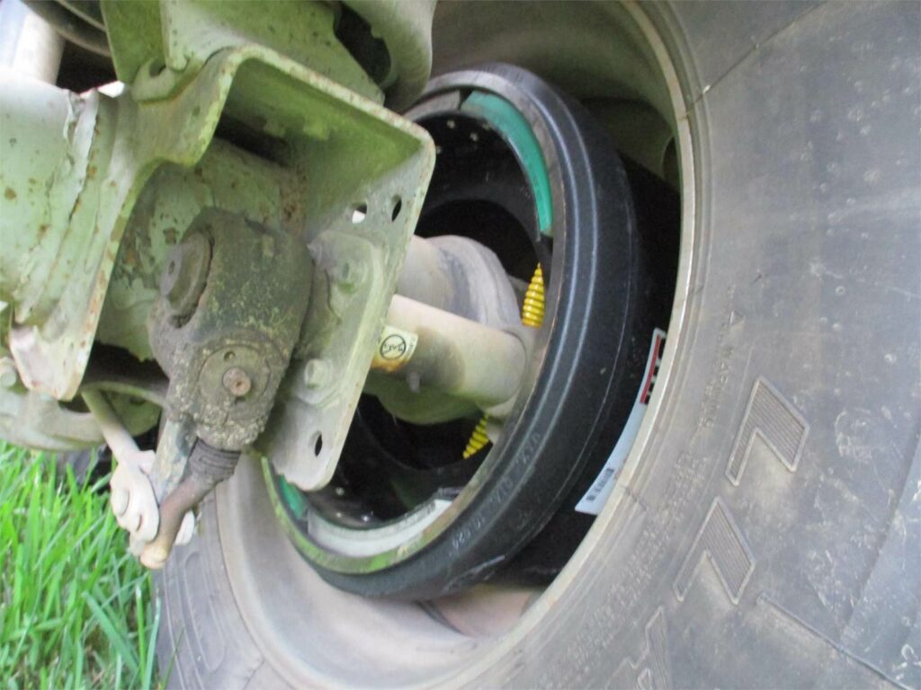 2011 Vantage 1000 CUBIC FT