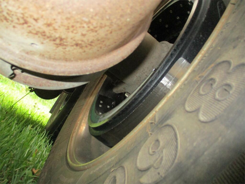 2011 Vantage 1000 CUBIC FT