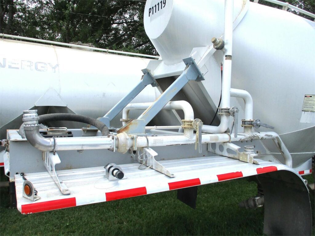 2011 Vantage ALUMINUM 1000 CUBIC FT PNEUMATIC TANKER