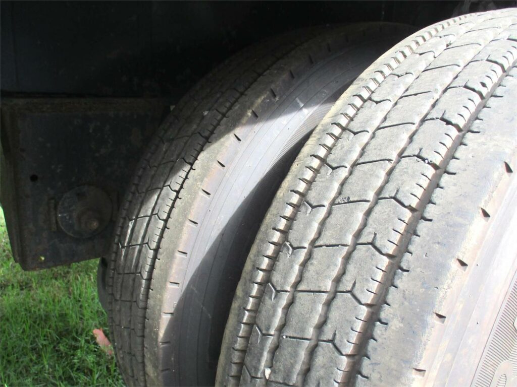 2013 UTILITY 48X102 SPREAD AXLE COMBO FLATBED