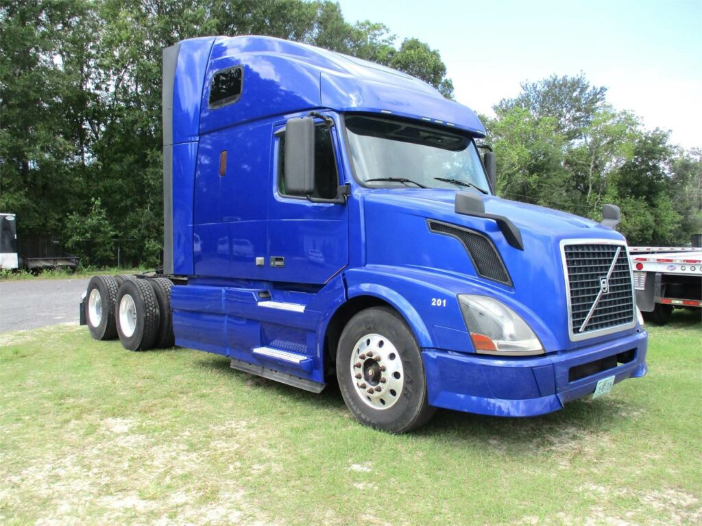 2013 Volvo VNL64T670