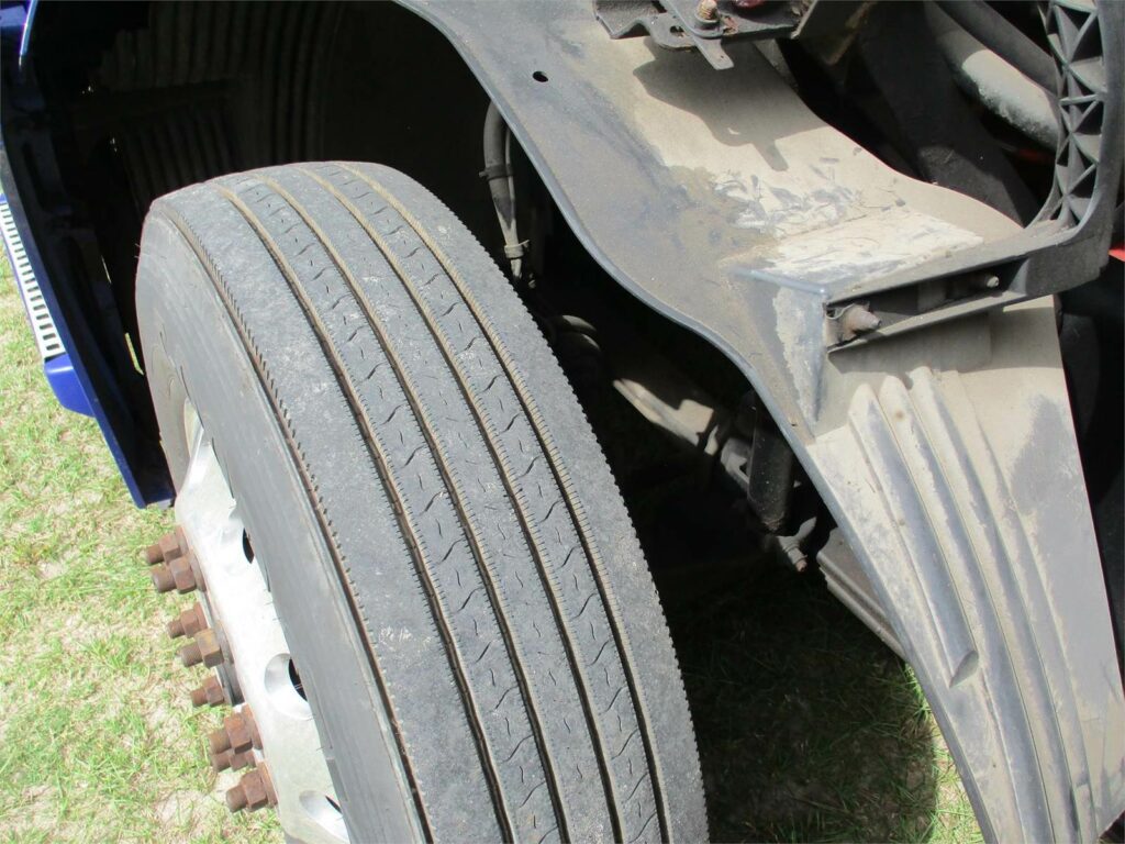 2013 Volvo VNL64T670