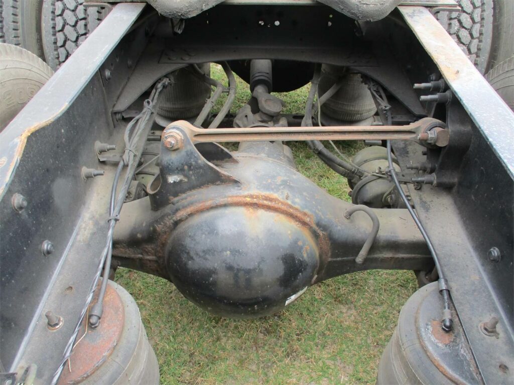 2013 Volvo VNL64T670