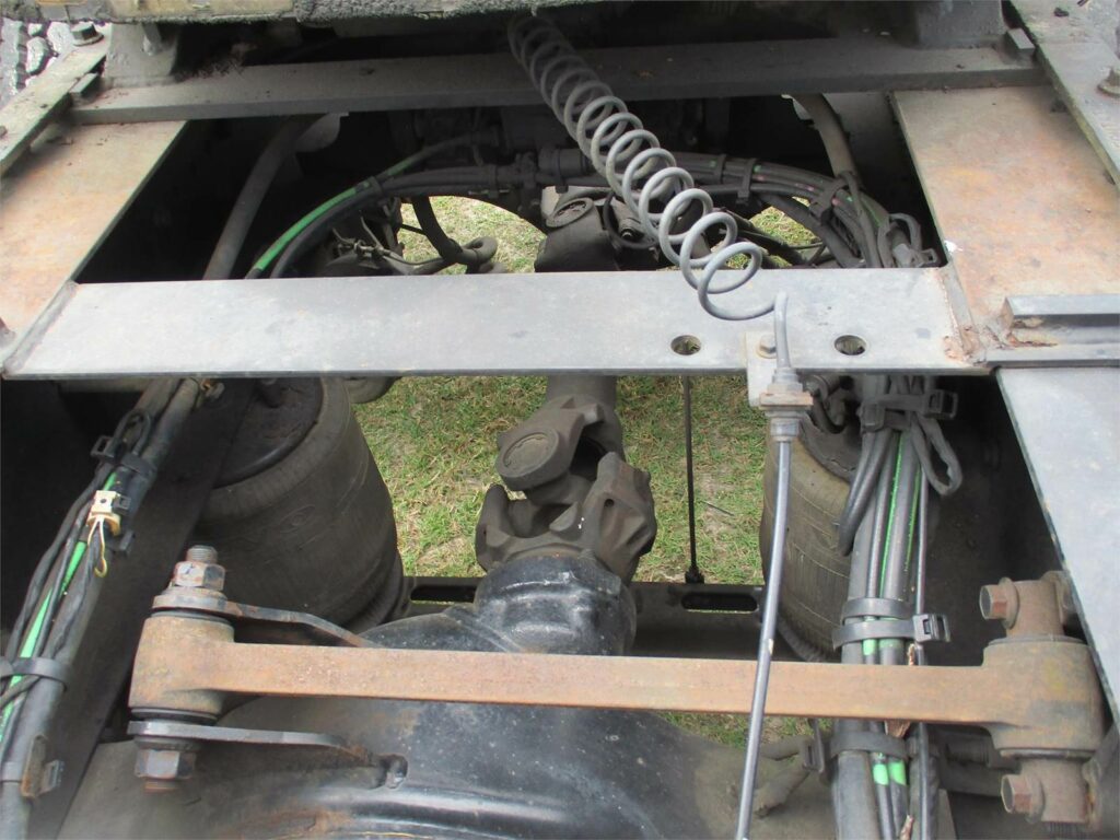 2013 Volvo VNL64T670