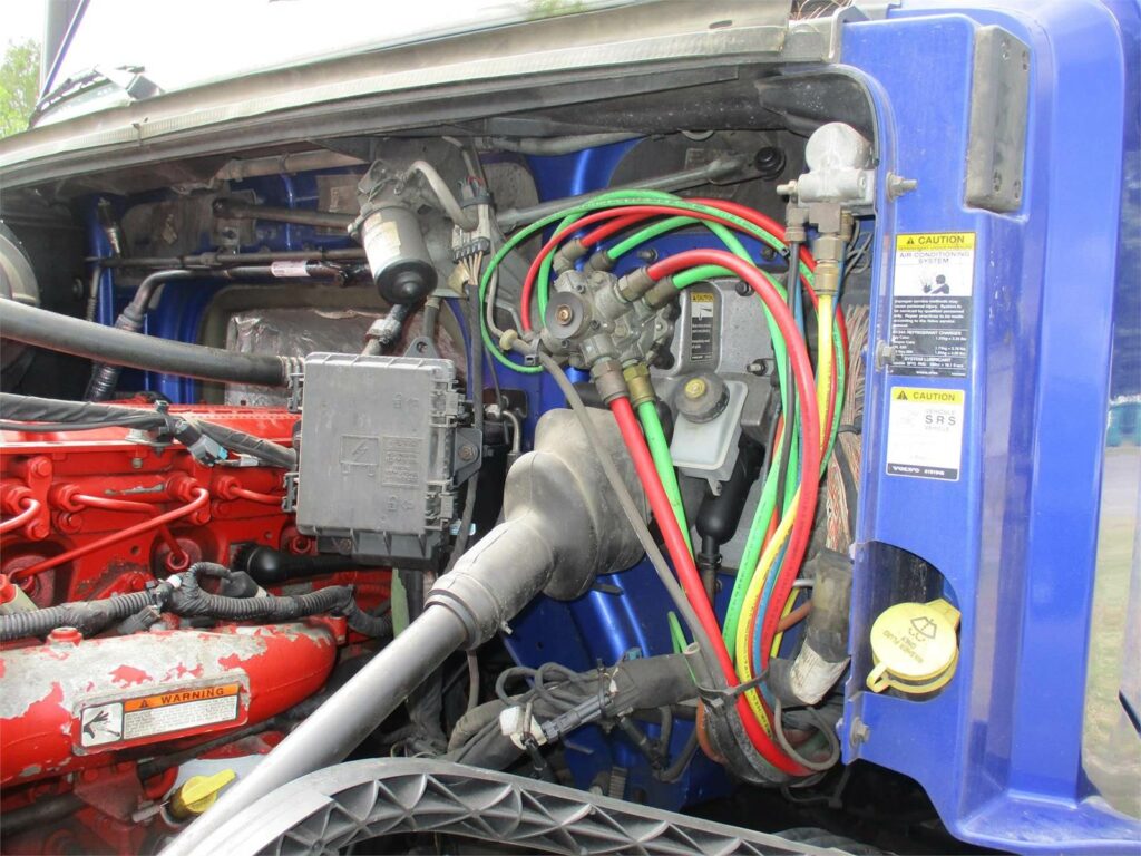 2013 Volvo VNL64T670