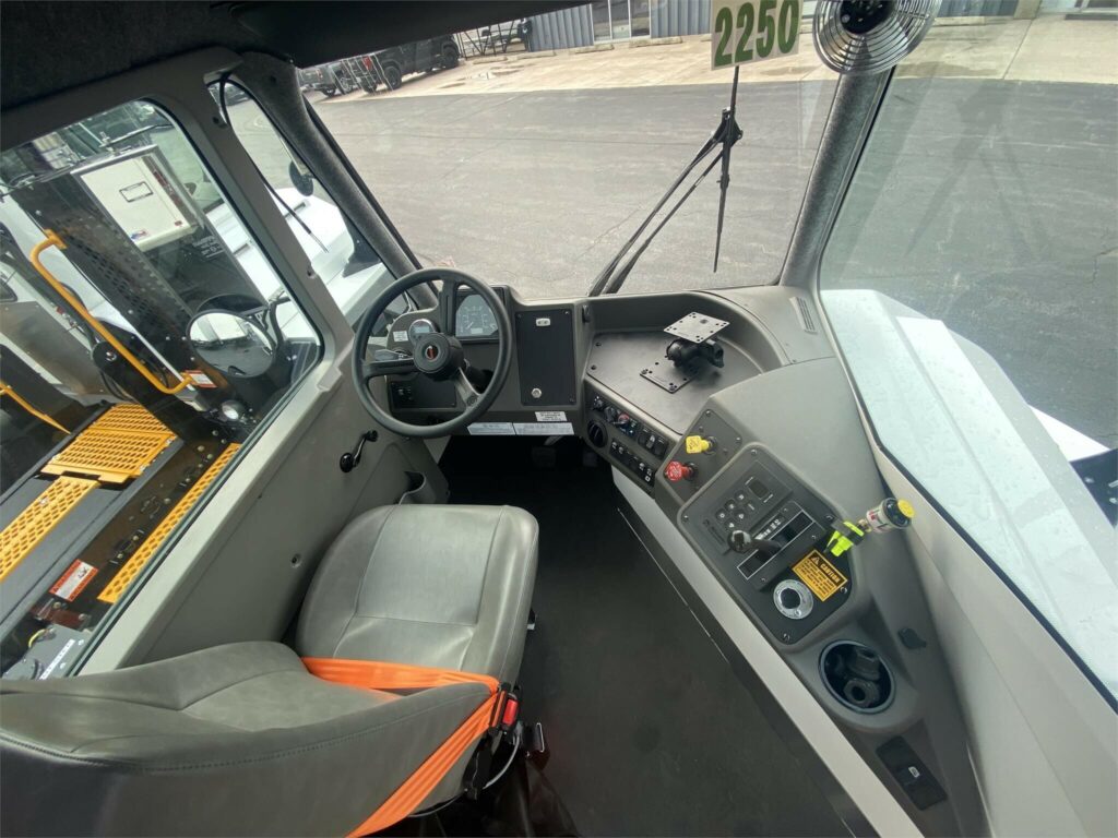 2023 KALMAR OTTAWA T2