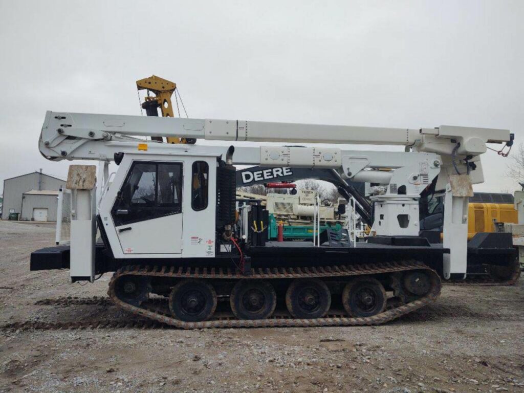 2008 CAMOPLAST GT2000 Boom / Bucket Truck – 250HP, Manual