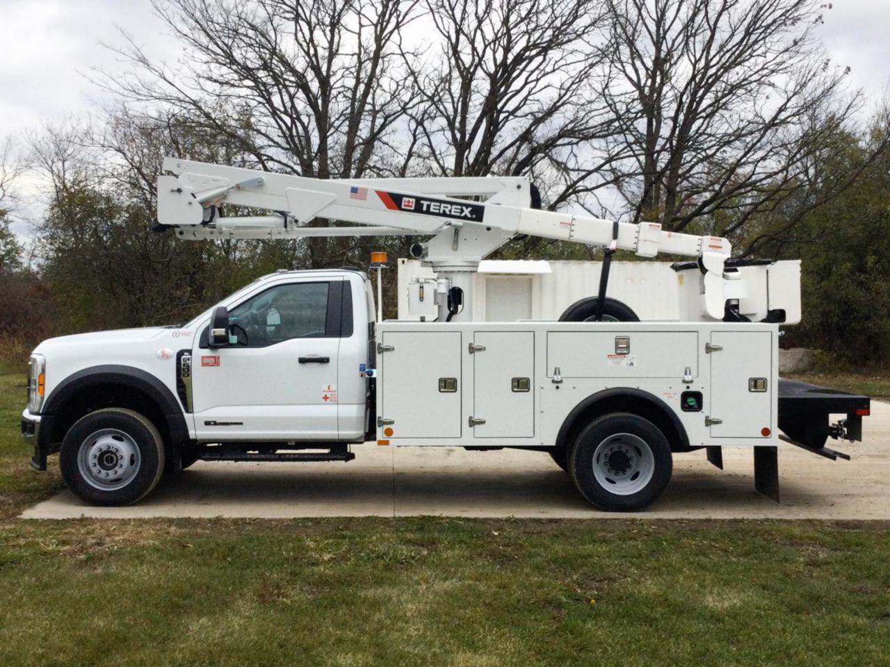 2024 Ford F-600 Boom / Bucket Truck - 330HP - HandshakeFleet