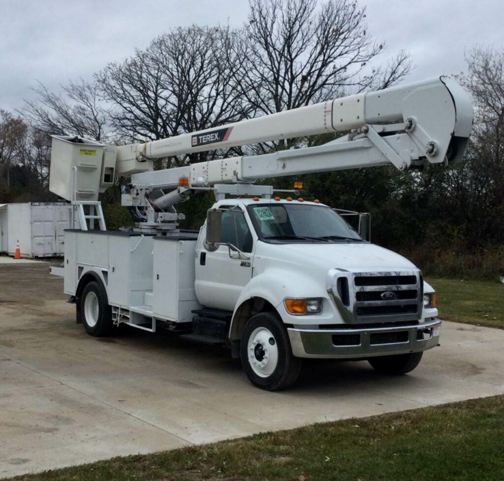 2015 Ford F-750 Boom / Bucket Truck – 260HP