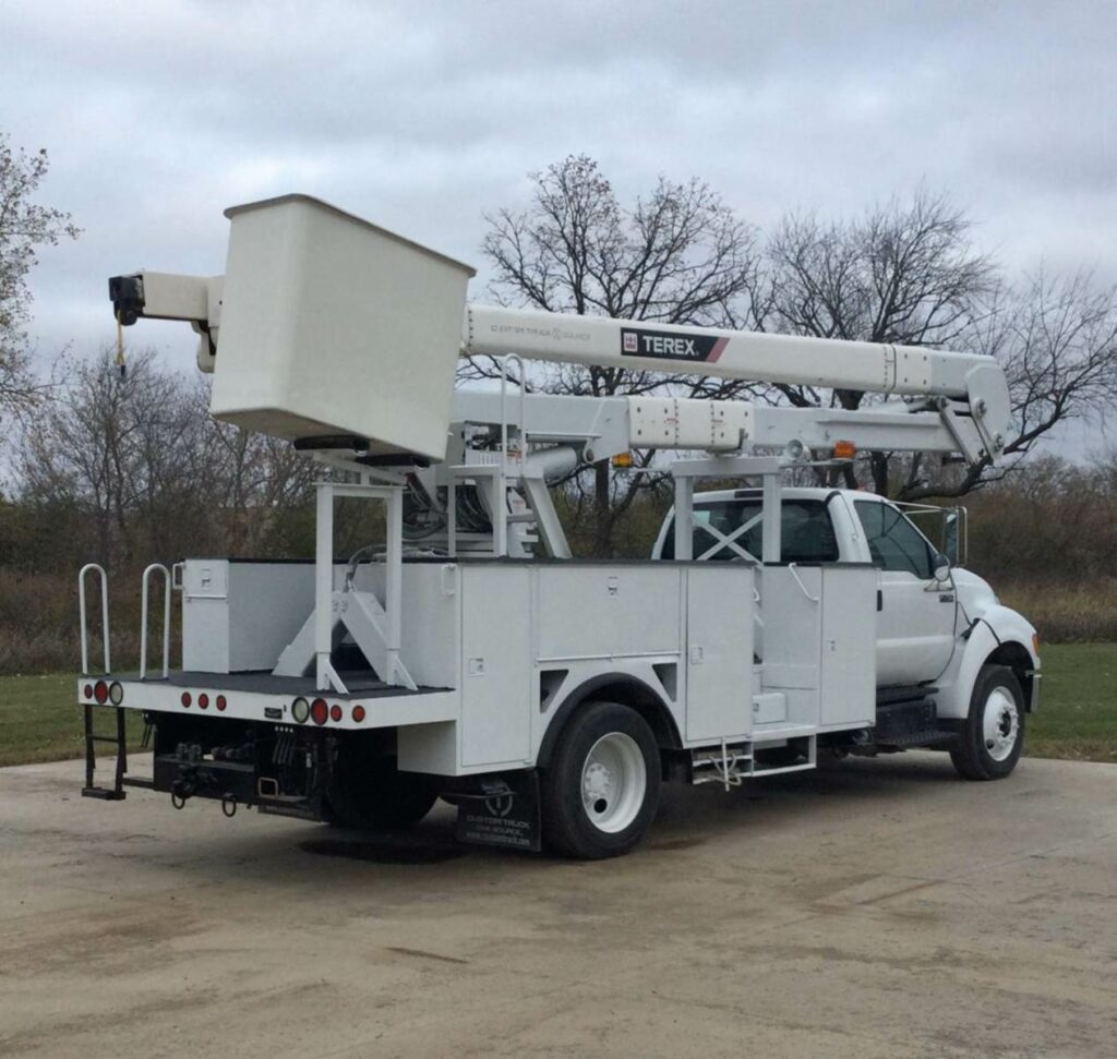 2015 Ford F-750 Boom / Bucket Truck – 260HP