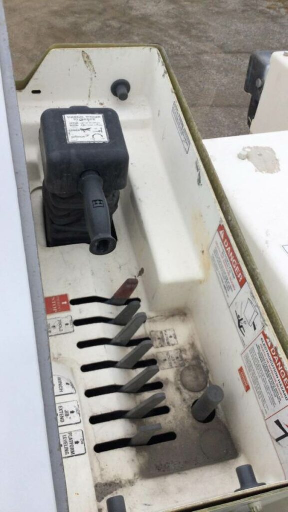 2015 Ford F-750 Boom / Bucket Truck – 260HP