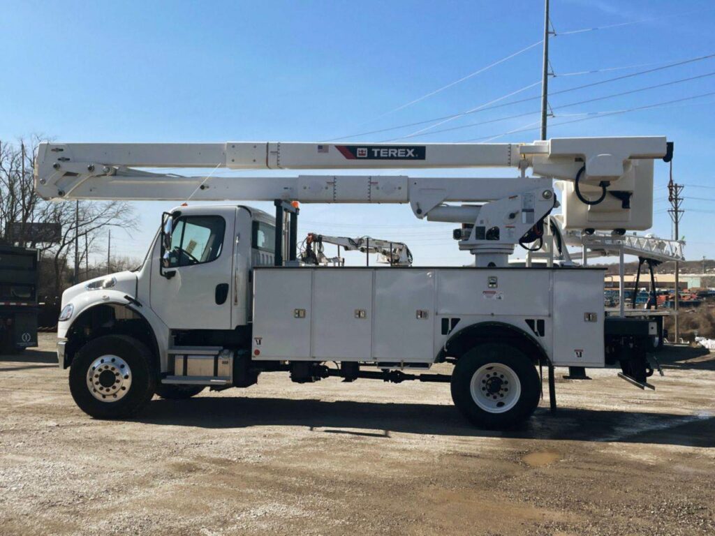 2024 Freightliner M2 106 Boom / Bucket Truck – 300HP, Automatic