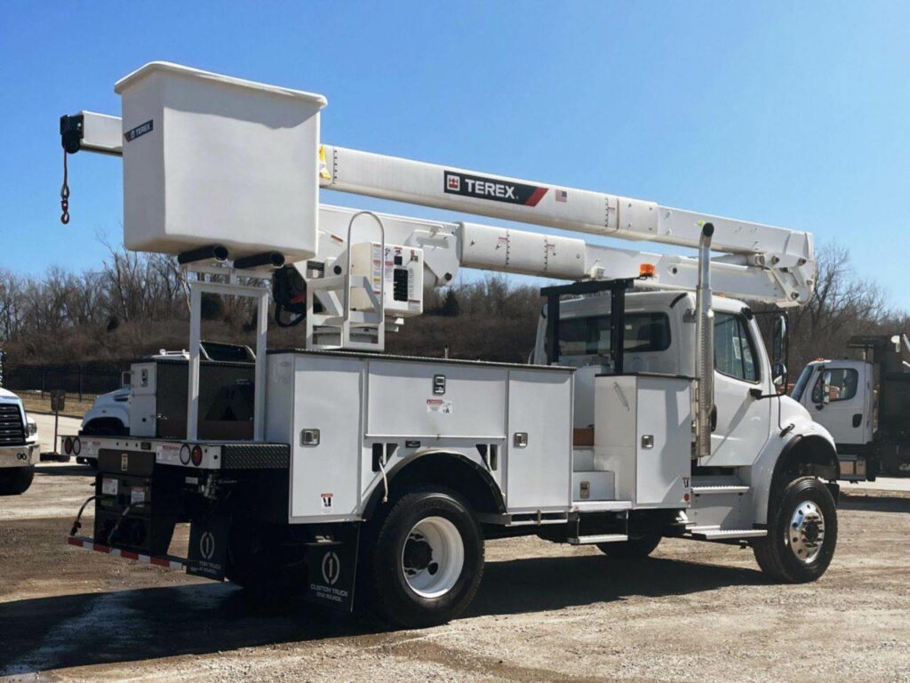 2024 Freightliner M2 106 Boom / Bucket Truck – 300HP, Automatic