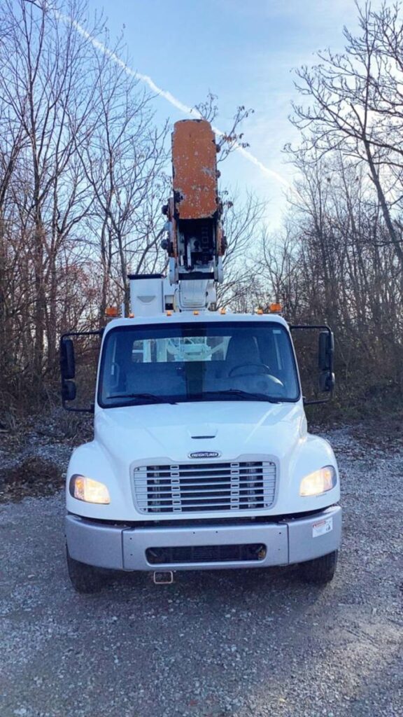 2016 Freightliner M2 106 Boom / Bucket Truck – 250HP
