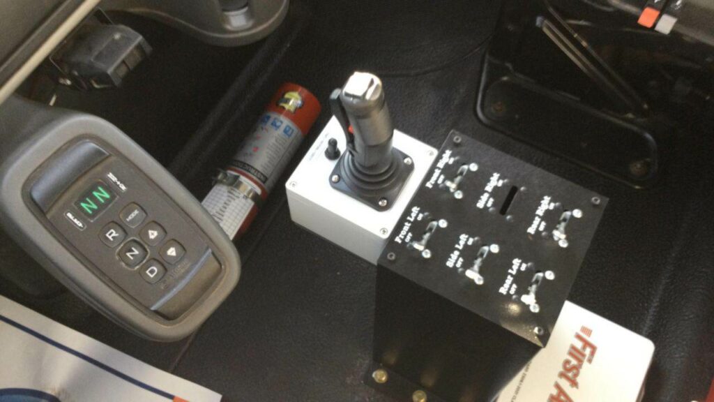 2015 International 7500 Boom / Bucket Truck – 330HP, Automatic