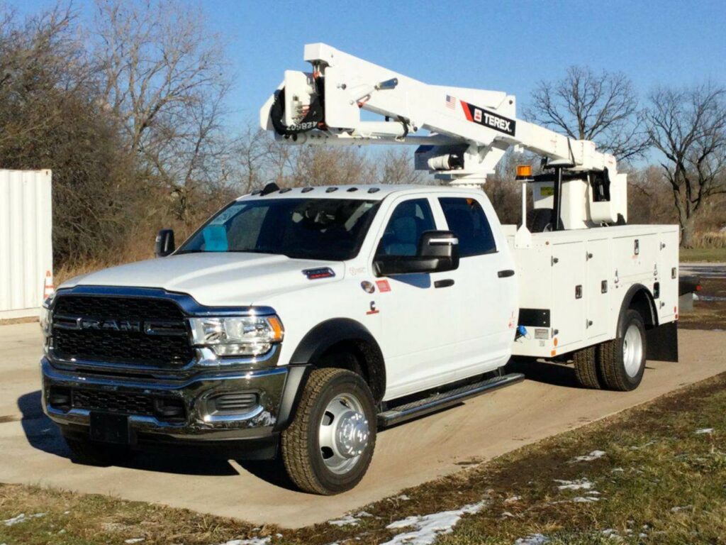 2023 RAM 5500 Boom / Bucket Truck – 370HP