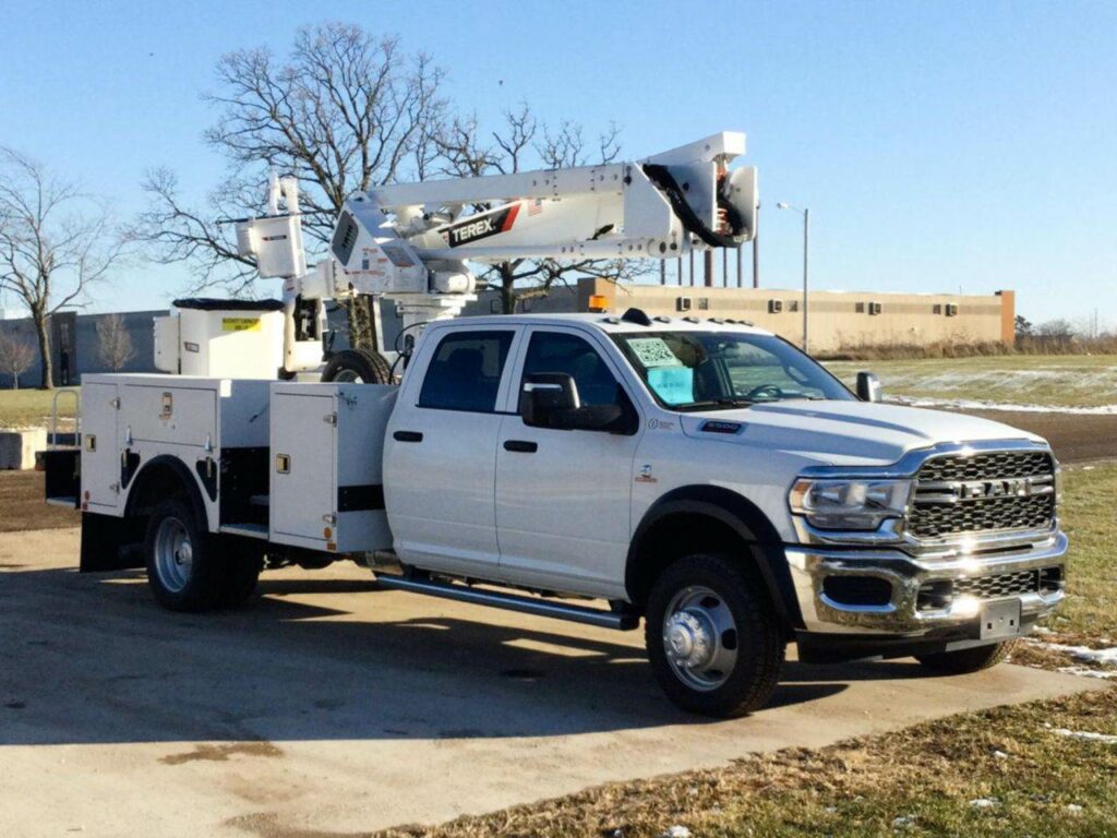 2023 RAM 5500 Boom / Bucket Truck – 370HP