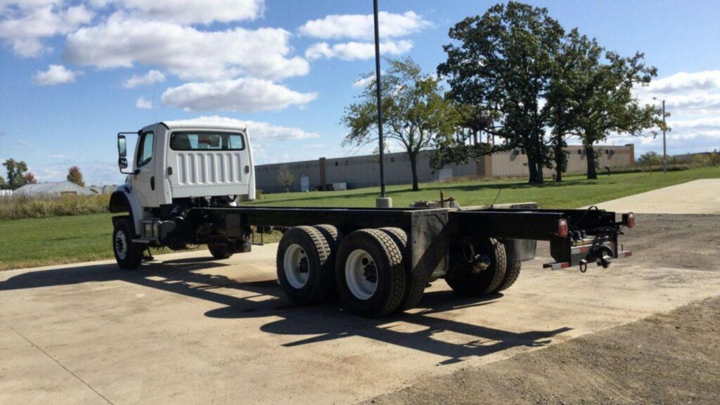 2014 Freightliner M2 106 Cab & Chassis Truck – Cummins, 345HP, Automatic