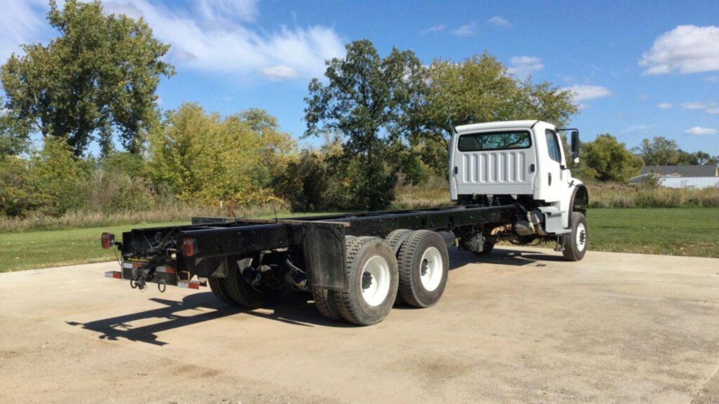 2014 Freightliner M2 106 Cab & Chassis Truck – Cummins, 345HP, Automatic