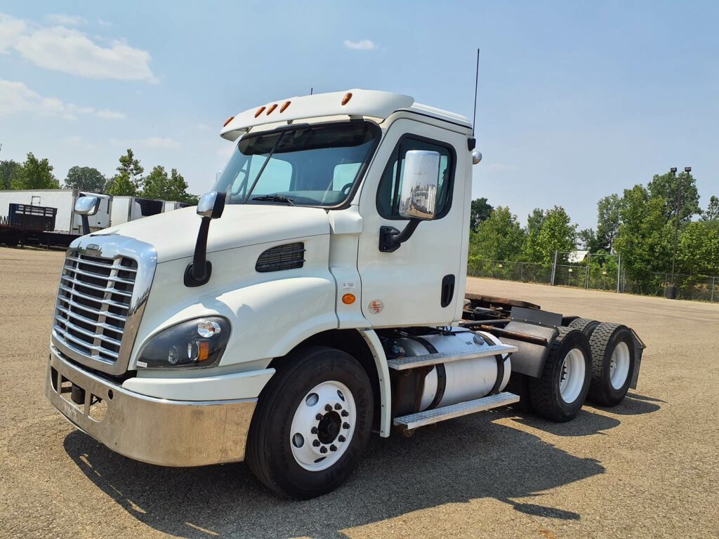 2016 Freightliner Cascadia 113 Day Cab Truck – 450HP, 13