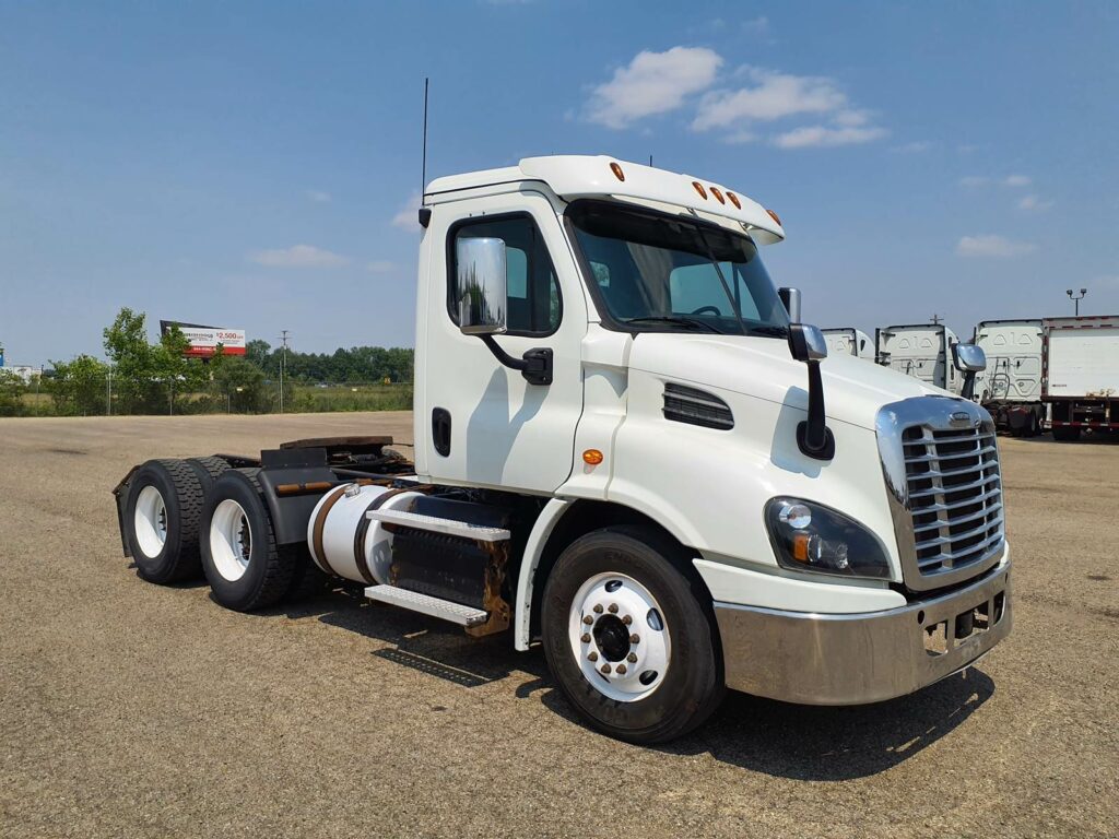 2016 Freightliner Cascadia 113 Day Cab Truck – 450HP, 13