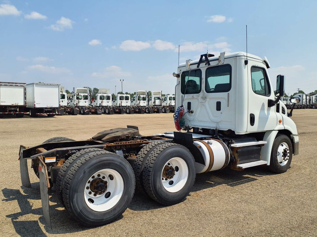 2016 Freightliner Cascadia 113 Day Cab Truck – 450HP, 13