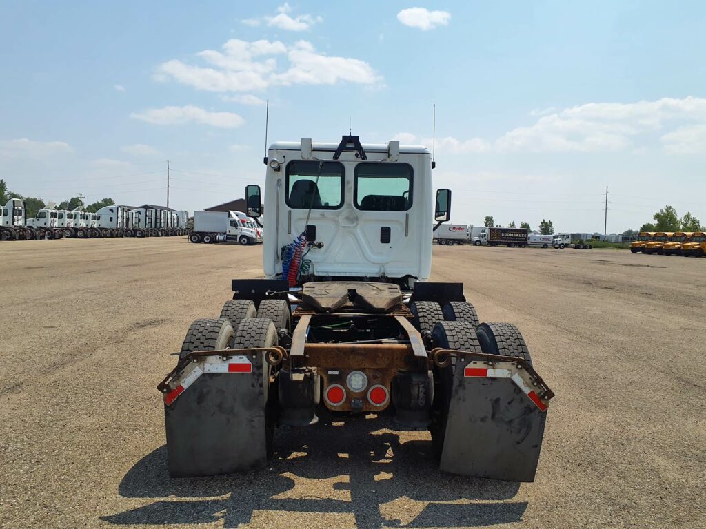 2016 Freightliner Cascadia 113 Day Cab Truck – 450HP, 13