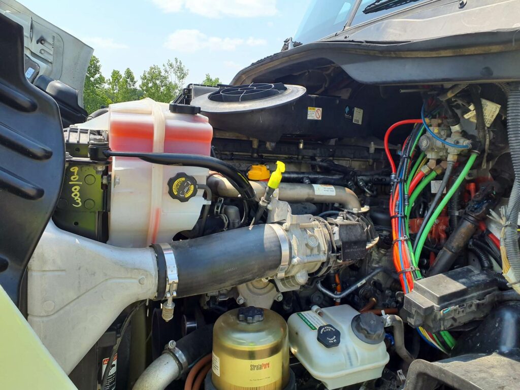 2016 Freightliner Cascadia 113 Day Cab Truck – 450HP, 13