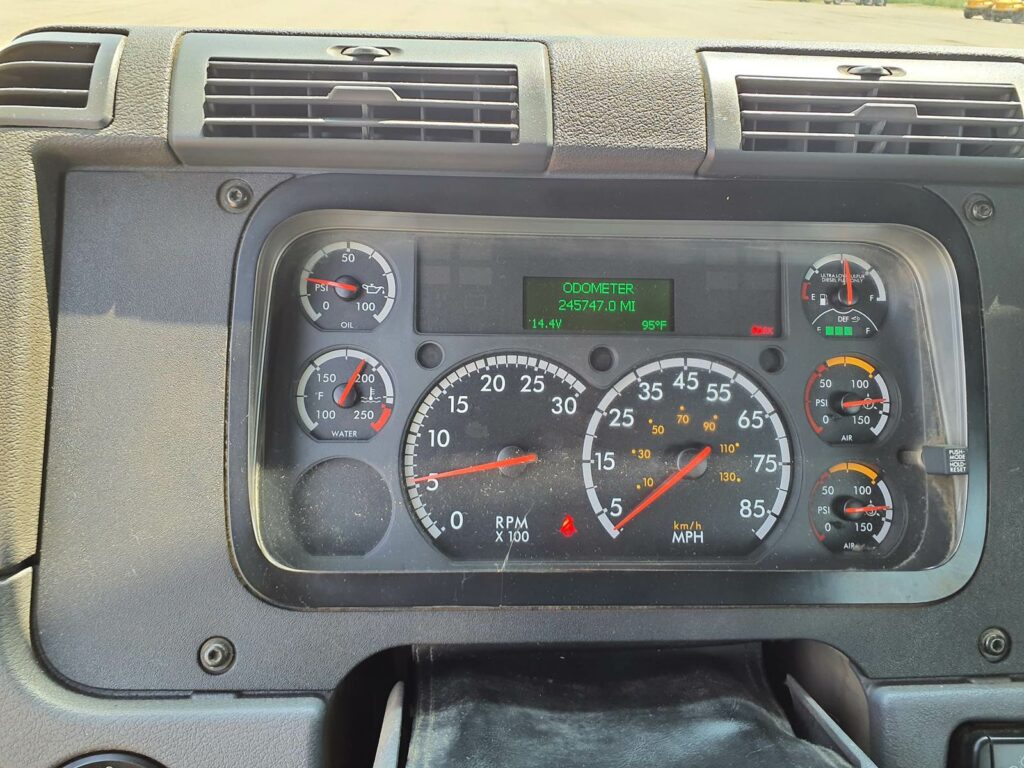 2016 Freightliner Cascadia 113 Day Cab Truck – 450HP, 13