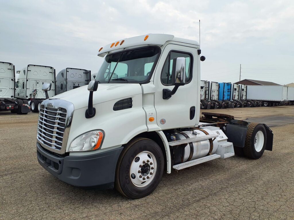 2014 Freightliner Cascadia 113 Single Axle Day Cab Truck – 410HP, 10