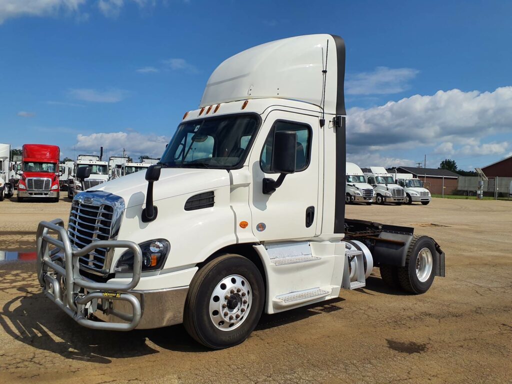 2018 Freightliner Cascadia 113 Single Axle Day Cab Truck – 410HP, 12