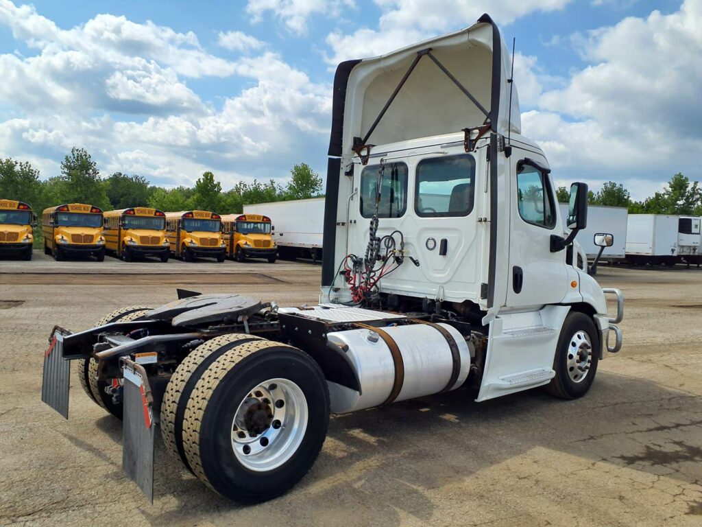 2018 Freightliner Cascadia 113 Single Axle Day Cab Truck – 410HP, 12