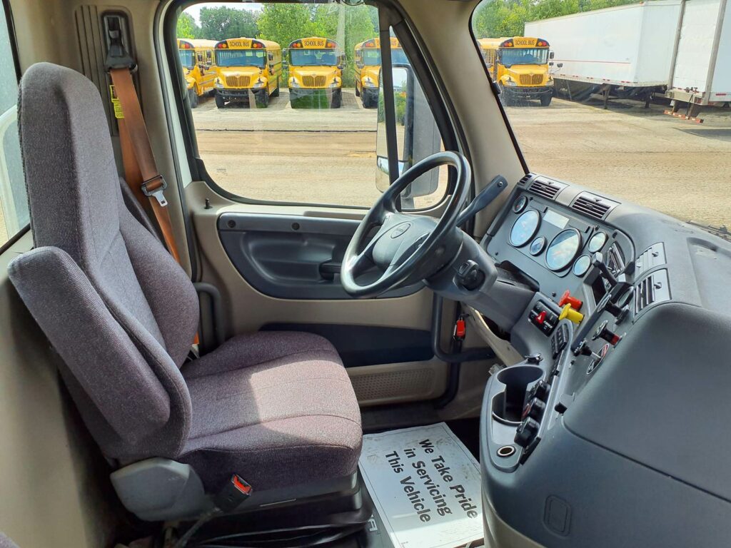 2018 Freightliner Cascadia 113 Single Axle Day Cab Truck – 410HP, 12