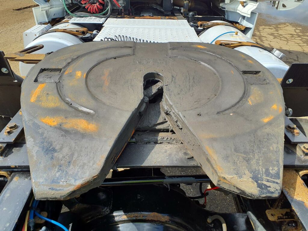 2018 Freightliner Cascadia 113 Single Axle Day Cab Truck – 410HP, 12