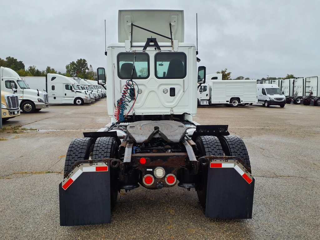 2016 Freightliner Cascadia 113 Single Axle Day Cab Truck – 400HP, 10 Speed Manual
