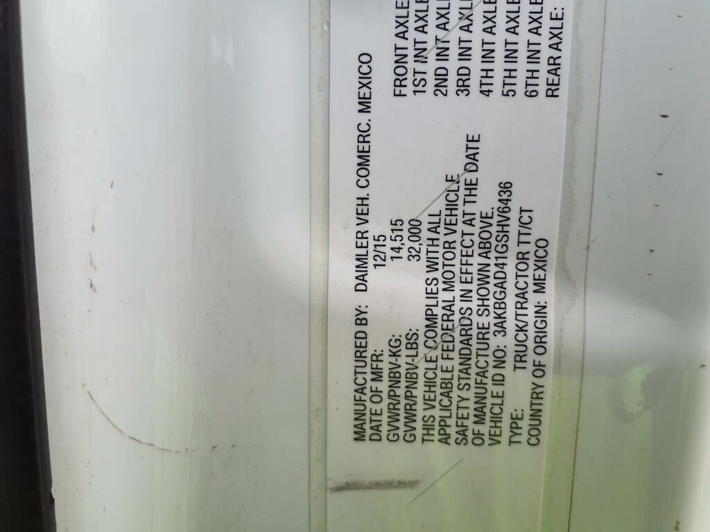 2016 Freightliner Cascadia 113 Single Axle Day Cab Truck – 400HP, 10 Speed Manual