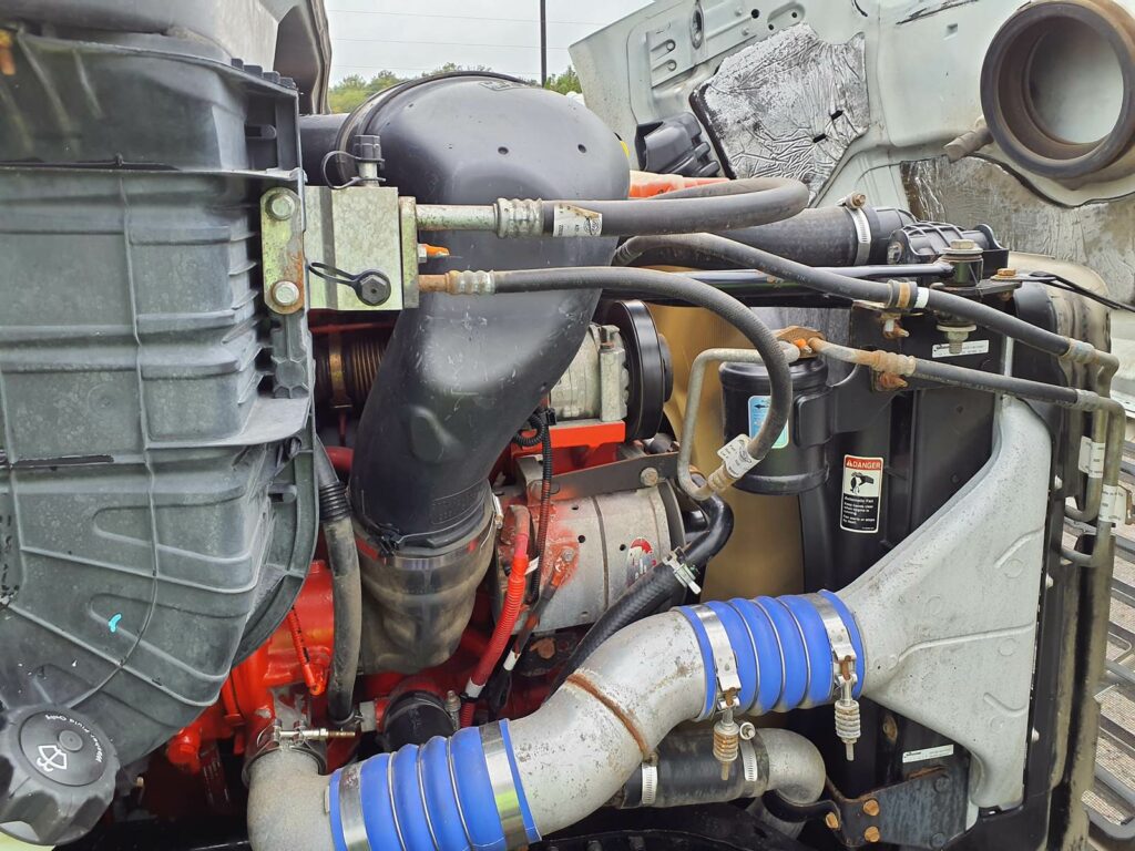 2016 Freightliner Cascadia 113 Single Axle Day Cab Truck – 400HP, 10 Speed Manual