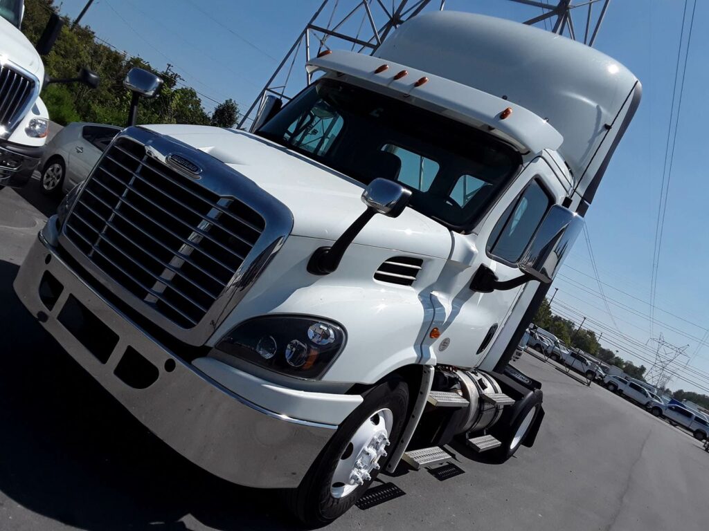 2018 Freightliner Cascadia 113 Single Axle Day Cab Truck – 450HP, 12