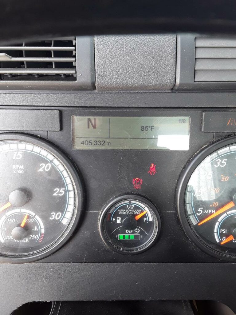 2018 Freightliner Cascadia 113 Single Axle Day Cab Truck – 450HP, 12