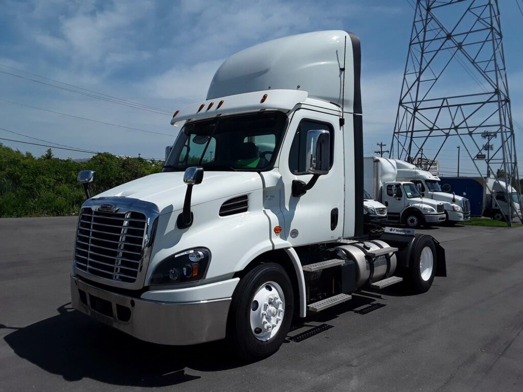 2018 Freightliner Cascadia 113 Single Axle Day Cab Truck – 450HP, 12