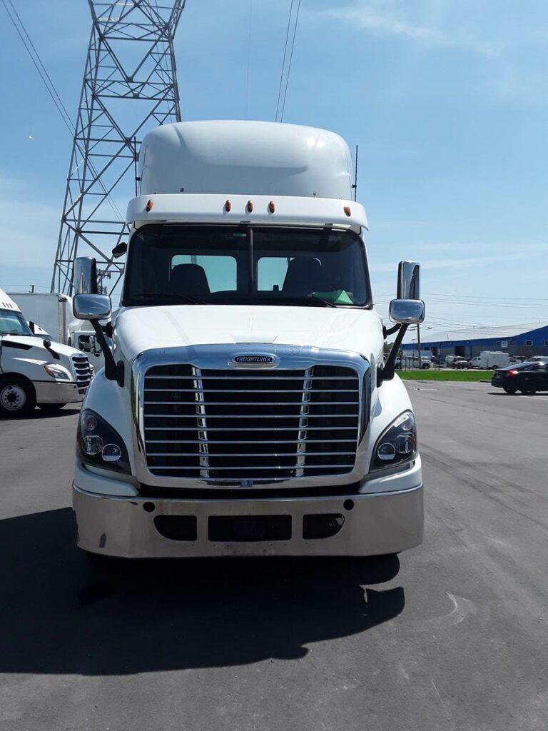 2018 Freightliner Cascadia 113 Single Axle Day Cab Truck – 450HP, 12